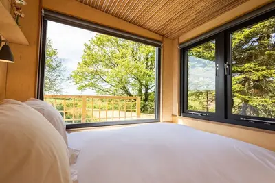 Image de Bespoke tranquility just for two (and a furry friend. . )