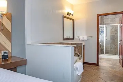 Image de Wyndham Glacier Canyon Lodge resort and water park