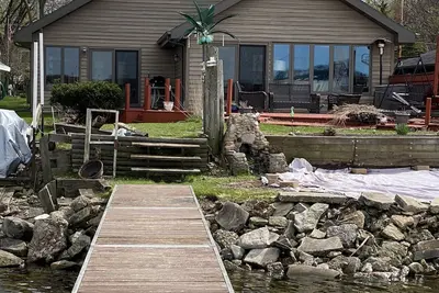 Image de Cozy lakeside home on the western shore of Lake Winnebago. 40 min to Lambeau.