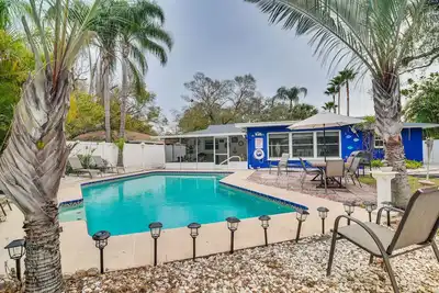 Vibrant Largo Home: Heated Pool, Lake Views!
