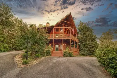 Image de ⭐️CommunityPool, Fishing Pond💎Mountain Views, 2 living areas, 15minto Pigeon Forge