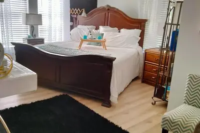 Image de Large 3 room suite including coffee bar, Tv