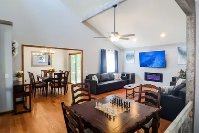 Image de Cheerful 5 bedrooms house 15 mins to Kc downtown