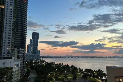 Image de Appartement De Standing Avec Une Vue Magnifique Sur La Baie De Miami Beach