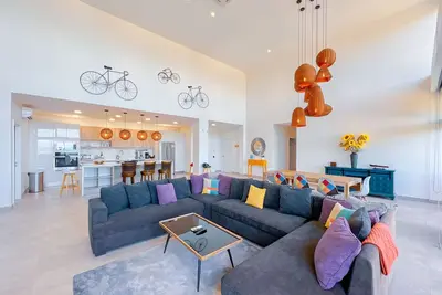 Image de Elegant Oceanview Penthouse • Steps from Jaco Beach & Nightlife