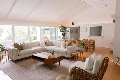 Image de Large 4 bedroom house with pool in bamboo forest!