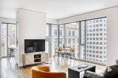Sleek Downtown 2br w/ Gym, W/D & Bbq, near Dining & Shops, by Blueground