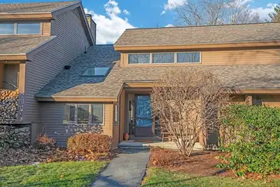 Image de On Golf Course, Views! Spacious! | Landmark 2c