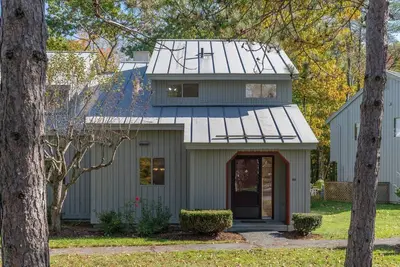 Image de Golf Views! & Patio Dining | Windsor Village 3a