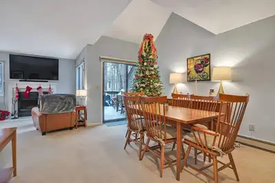Image de Close to Lake & Golf & Pool | Newton Village 2c