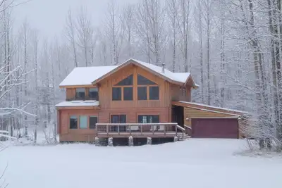 Image de Lazy Mountain View- Spacious log home with mountain views, just north of Palmer