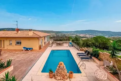 Image de Club Villamar - Grande villa indépendante et luxueuse avec piscine privée, 3 chambres, 2 salles d. . .