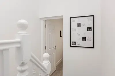 Image de *New Immaculate 5bed - Parking - City Links - 5☆*