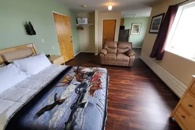 Image de {Forget-Me-Not Inn} Alaskan Waterfront Vacation Rental (Deer Suite)