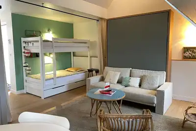 Image de Studio moderne avec vue sur port à Sauzon