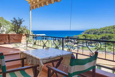 Image de Nido, in Fetovaia, is a tastefully decorated  two-room apartment, with the terrace overlooking the