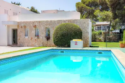 Image de Villa \"Casa Fiol\" avec piscine partagée et Wi-Fi.