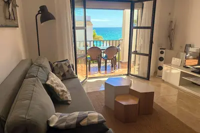 Image de Appartement de vacances 'Résidence Doña Lola Sea' avec vue sur la mer, piscine, terrasse et Wi-Fi. x
