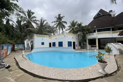 Image de A Charming 6 bedroom villa with swimming pool in Diani