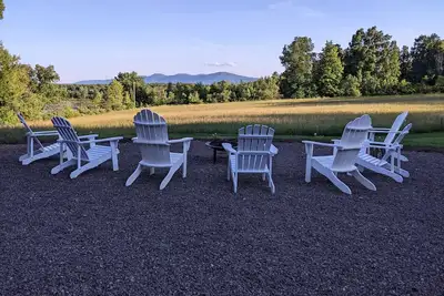 Image de Country Farmhouse on 110 Acres Overlooking the Catskill Mountains