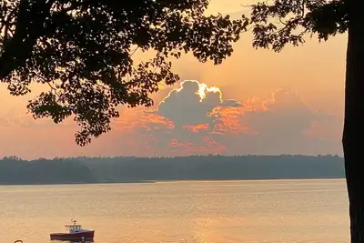 Image de Cozy, 2nd Floor Studio on Mere Point