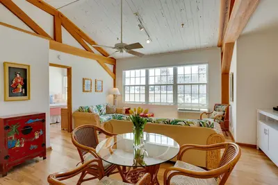 Image de Walk to Ocean: Penthouse Suite at Palm Beach Hotel