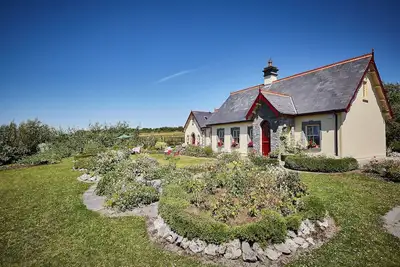 Image de Luxurious old World Rural Lodge on a Horse Farm in a Beautiful Scenic Setting