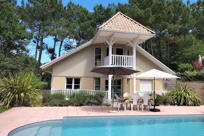 Image de Belle villa de standing de type 4 avec piscine 7fra