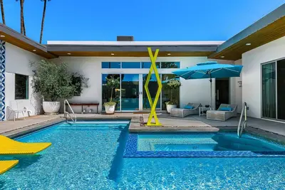 Image de Four Palms in Deepwell Estates