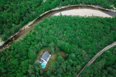 Image de Riversbend | Private River Access, Pool, Hot Tub