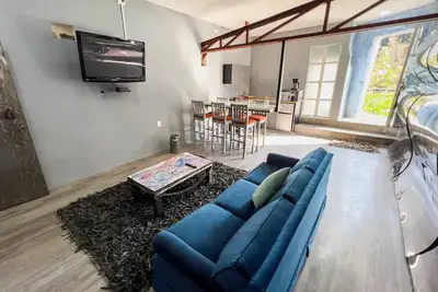 Image de Lovely Loft 10 min from downtown - Free Parking