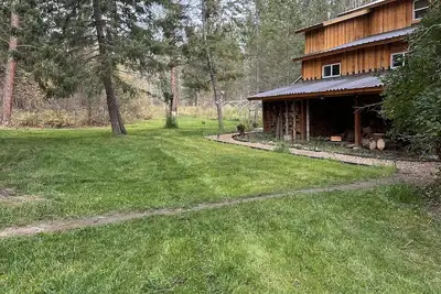 Image de Tranquility Meets Hospitality – Your Peaceful Montana Getaway