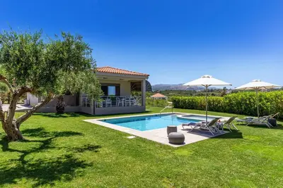 Image de Villa Merastri by Villa Plus