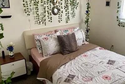 Image de Agape Abode is a unique 420 friendly \"hippie playhouse\" with a style all its own