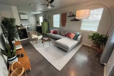 Image de Great Location! Hip East Austin Neighborhood! Minutes From Downtown! ! !