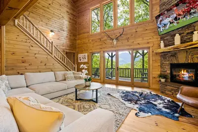 Image de Modern Cabin-New-Grandfather Mt View-King Beds-Hot Tub-Game Loft-Bbq-Fast Wifi