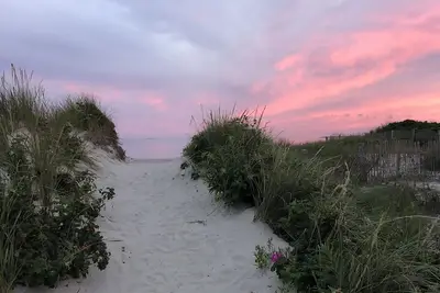 Image de Location, location! 3 houses from private beach