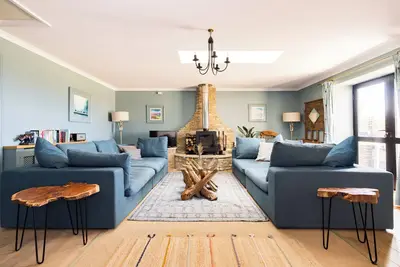Image de Luxurious Complex: 2 barns together edge of Frome