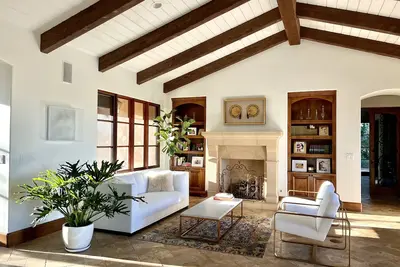 June\/July\/Aug - Stunning villa with pool\/spa\/office - gated community