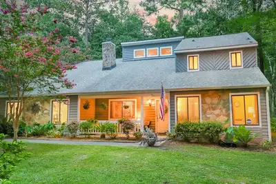 Image de Exquisite Summerville Retreat-Walk to Downtown, Festivals & Southern Hospitality