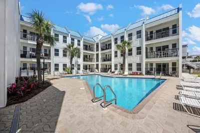 Image de Direct Beach Access - Top Floor Unit - Gulf Views From Complex.