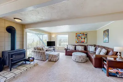 Image de Ski-in/out condo with pool, fitness center, lake & mountain views