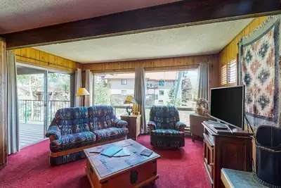 Image de Ski-in/out condo with Purgatory amenity access & wood-burning fireplace