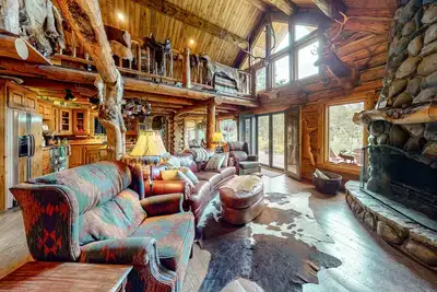 Image de Spectacular mountain cabin with great views, deck, & fireplace - dogs Ok