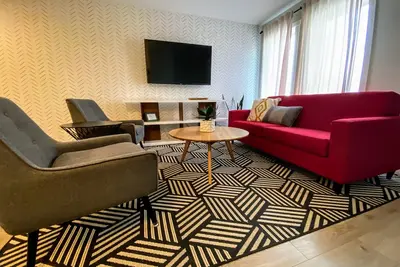 Image de 3 bedroom Townhouse Rooftop Patio & Ac