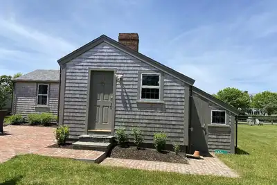 Image de Charming Historic Downtown Cottage