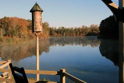 Image de 10 minutes from Vir. Great bass fishing! Rustic cottage on large private pond.