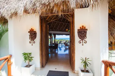 Image de Ocean views, breathtaking sunsets, gorgeous villa