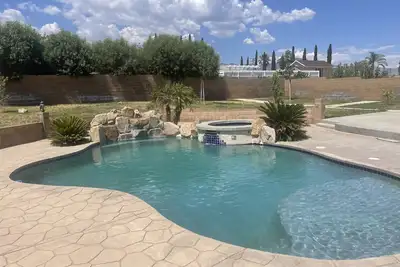 Image de Large Home w/ Spacious Backyard and Pool