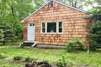 Image de Cottage rustique Sweet Waterfront sur Three Mile Harbor, East Hampton, Ny